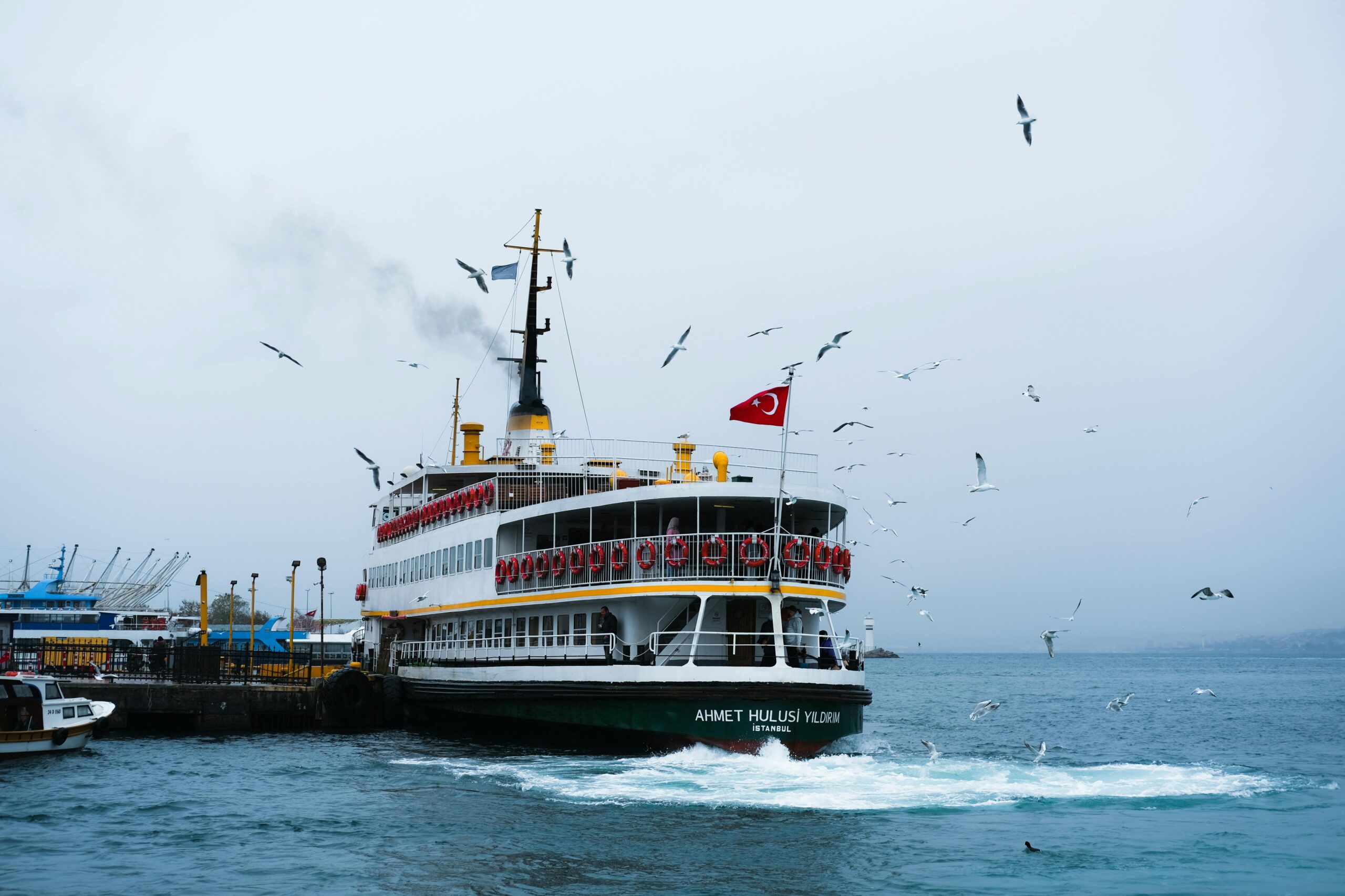 Kostenloses Stock Foto zu boot, bucht, container